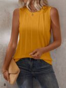 Top de verano con cuello redondo y pliegues