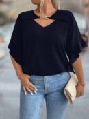 Blusa Plus Size con Cuello Calado y Mangas Voladas