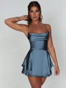 Vestido Satinado Mini con Diseño Drapeado y Espalda Descubierta