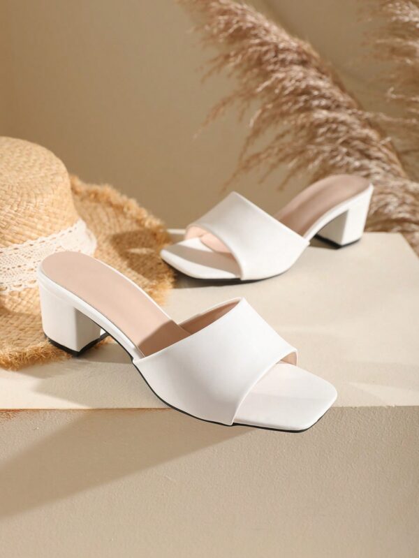 Sandalias Mule de Taco Chino, Elegantes y de Moda - Image 17