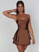 Vestido Satinado Mini con Diseño Drapeado y Espalda Descubierta