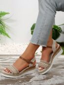 Sandalias de cuña con flecos y hebilla, ideales para vacaciones