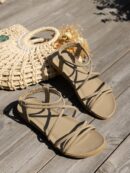 Sandalias blancas de tiras elegantes y cómodas para mujer, talle grande, ideales para el verano