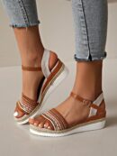 Sandalias de cuña con flecos y hebilla, ideales para vacaciones