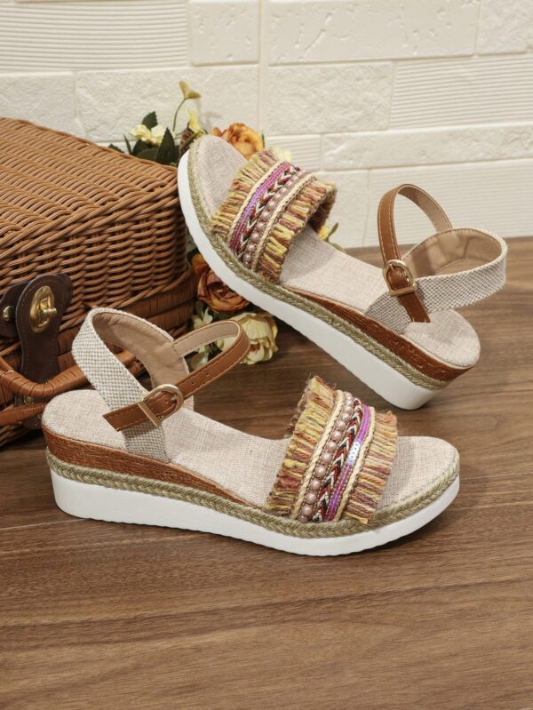 Sandalias de cuña con flecos y hebilla, ideales para vacaciones - Image 24