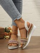 Sandalias de cuña con flecos y hebilla, ideales para vacaciones