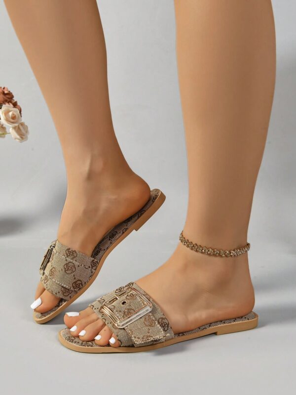 Sandalias planas elegantes con detalle de hebilla y costura - Image 32