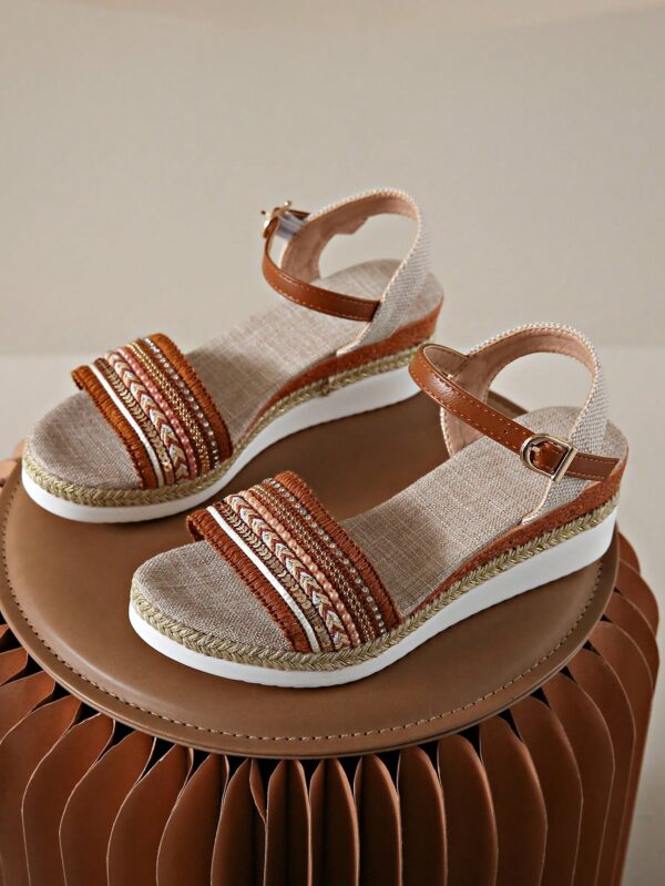 Sandalias de cuña con flecos y hebilla, ideales para vacaciones - Image 17