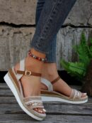 Sandalias de cuña con flecos y hebilla, ideales para vacaciones