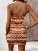 Vestido strapless estampado geométrico con espalda descubierta