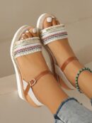 Sandalias de cuña con flecos y hebilla, ideales para vacaciones