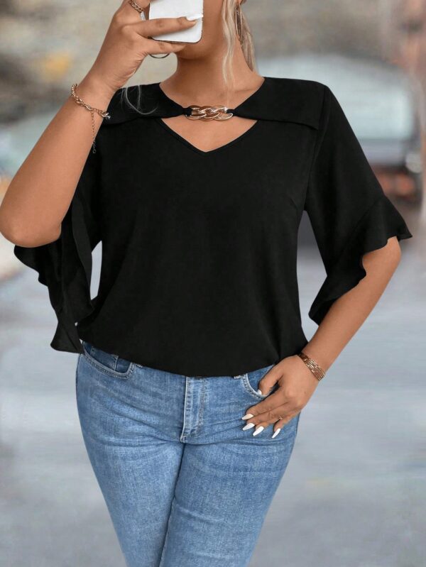 Blusa Plus Size con Cuello Calado y Mangas Voladas - Image 7