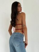 Top Halter con Detalles Fruncidos y Tirantes Ajustables