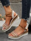 Sandalias de cuña con flecos y hebilla, ideales para vacaciones