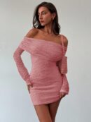 Vestido Mini Ajustado de Manga Larga y Escote Descubierto