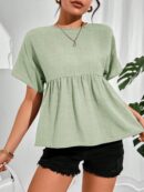 Blusa de verano con mangas murciélago y ruedo volado